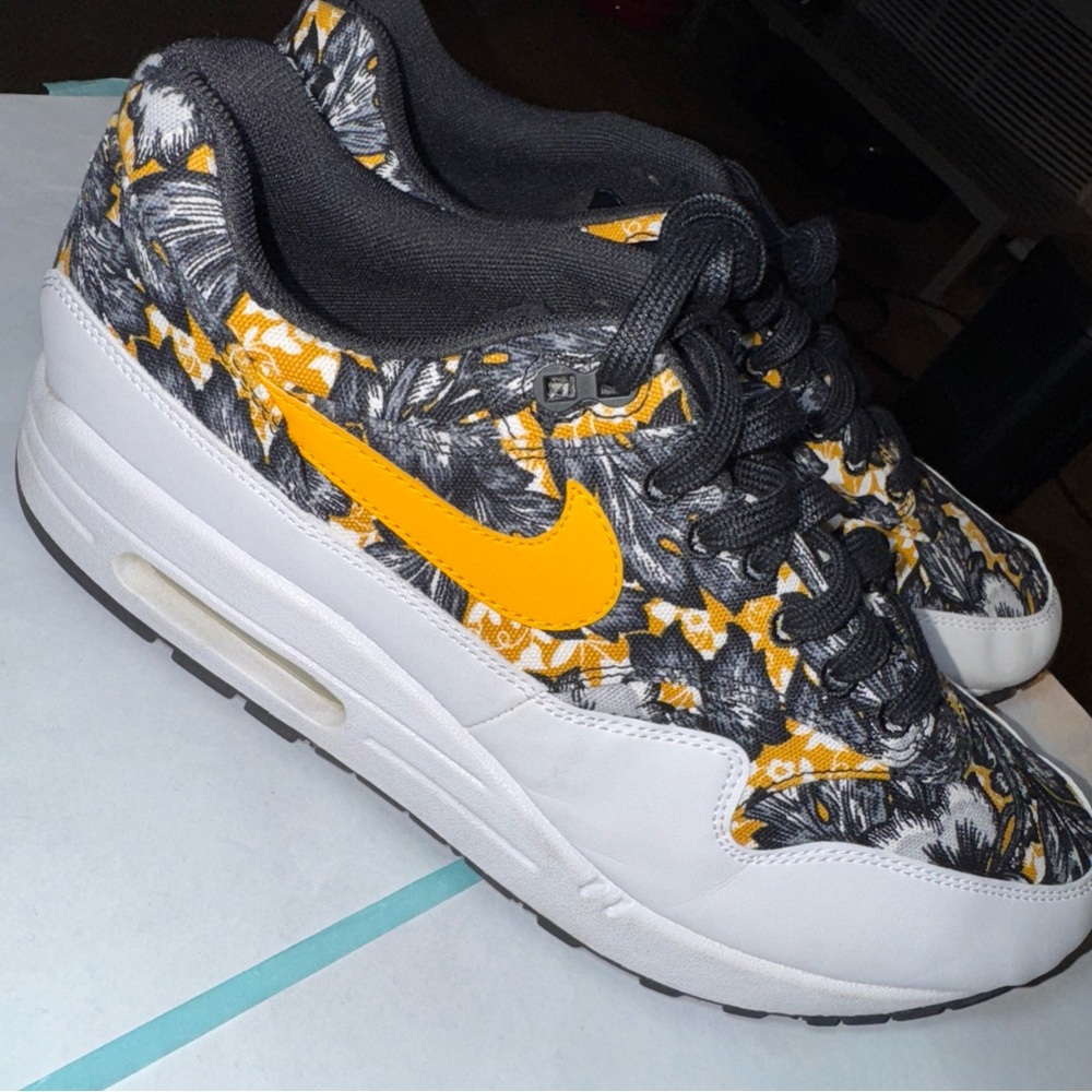 Nike Air Max 1 Tropical Floral 633737-100 Sneakers Women’s Size 11